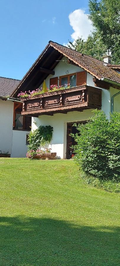 Ferienwohnung Nadine Egger Himmelberg Esterno foto