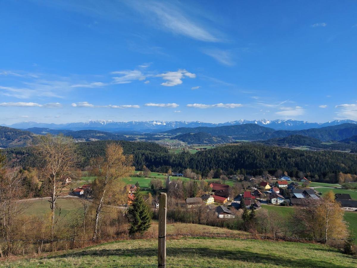 Ferienwohnung Nadine Egger Himmelberg Esterno foto